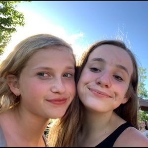 Meet your Posher, Chloe